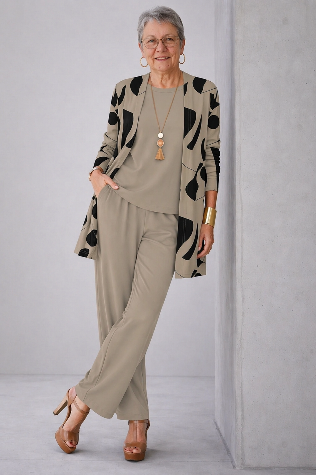 Taupe con Stampa Nera